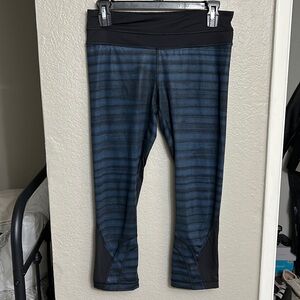 LULULEMON RUN: Inspire crop ll Full-on Luxtreme Mesh good vibes deep navy size 6